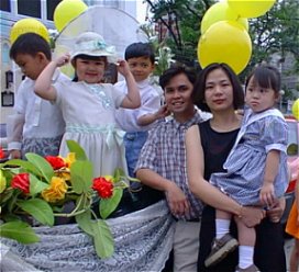 Nicole with family at float